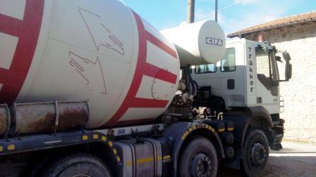 Used Vehicles - TRUCK MIXERS Iveco trakker 410t41